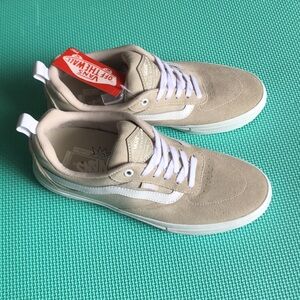 New Authentic Vans Mens Shoe
